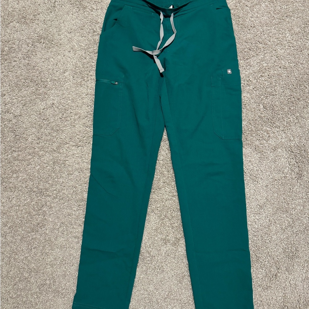 Figs Women's Green Cargo Pants
